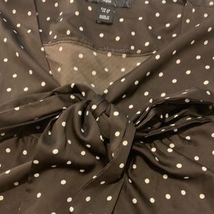 H&M brown with polka dots sleeveless blouse.EUC